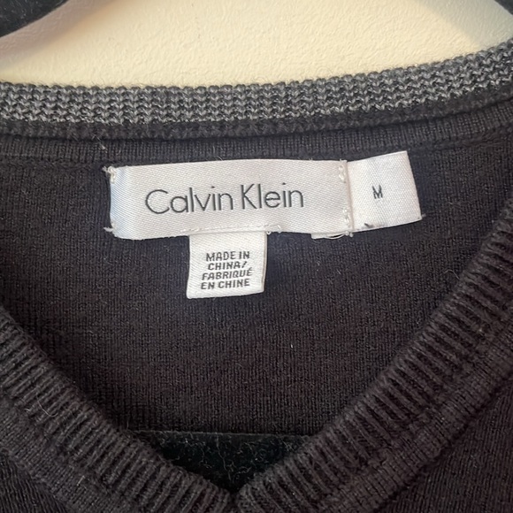 Calvin Klein knit sweater - Picture 3 of 5